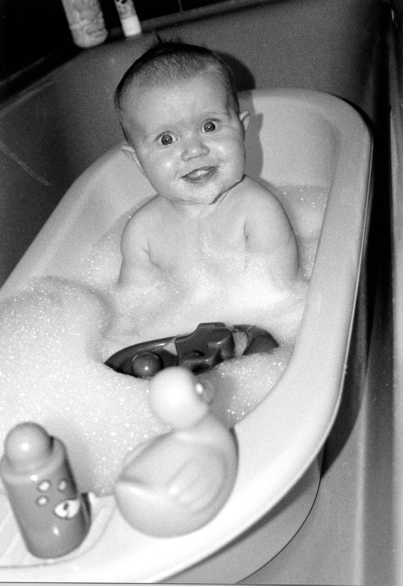 Lianne_zw1.jpg (174416 bytes)